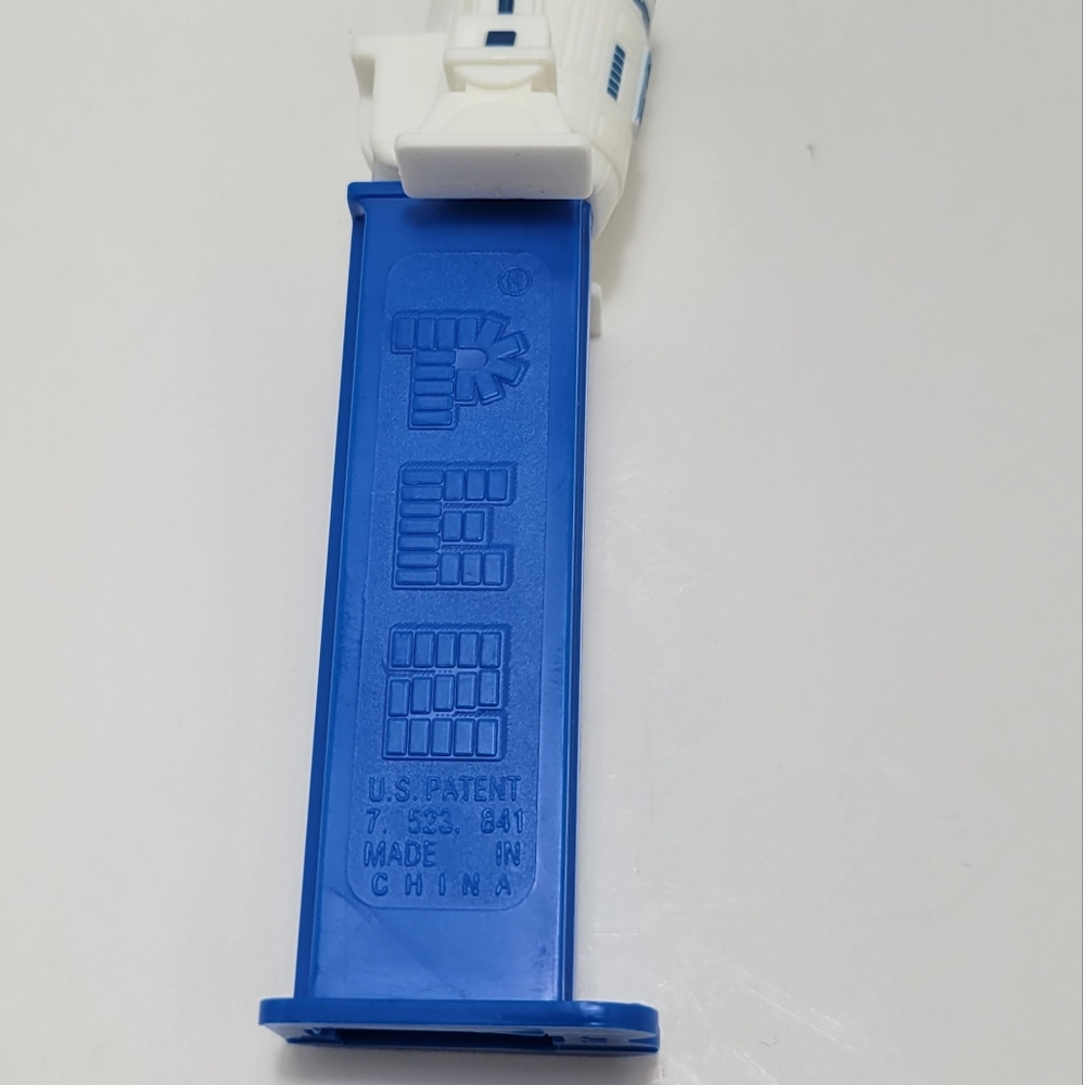 Star Wars R2-D2 pez dispenser - Picture 7 of 8